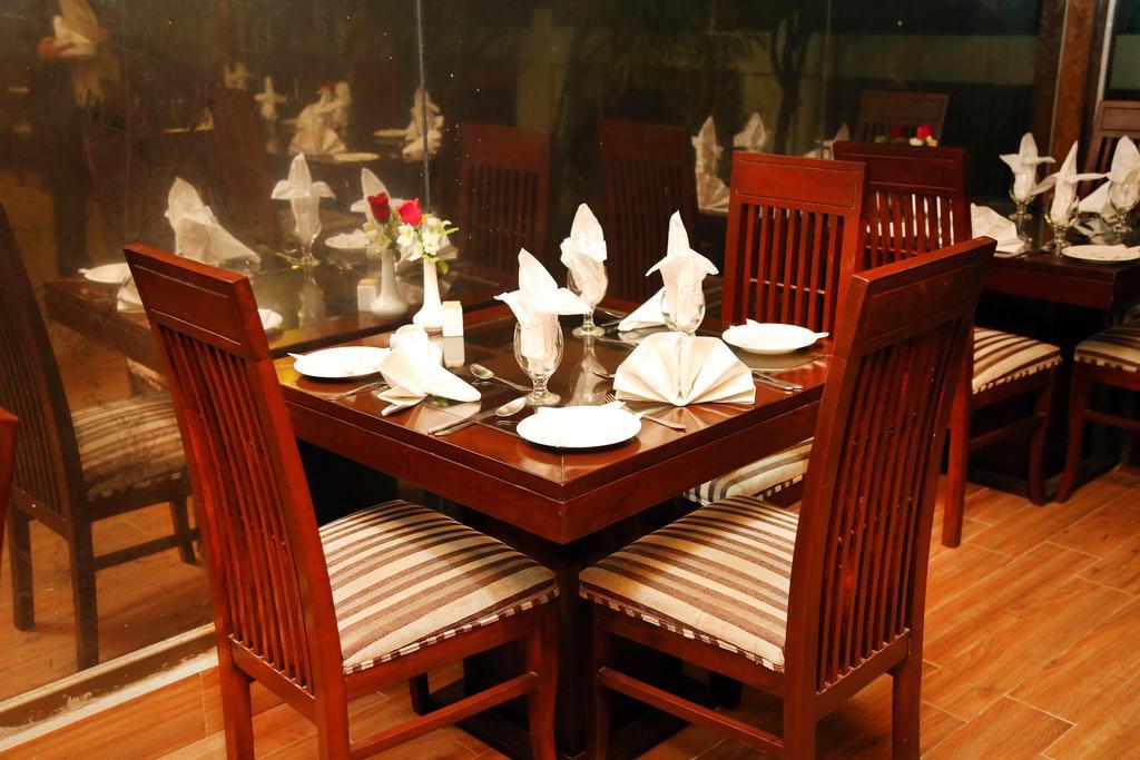Royal Elegance Hotel Lahaur Zewnętrze zdjęcie